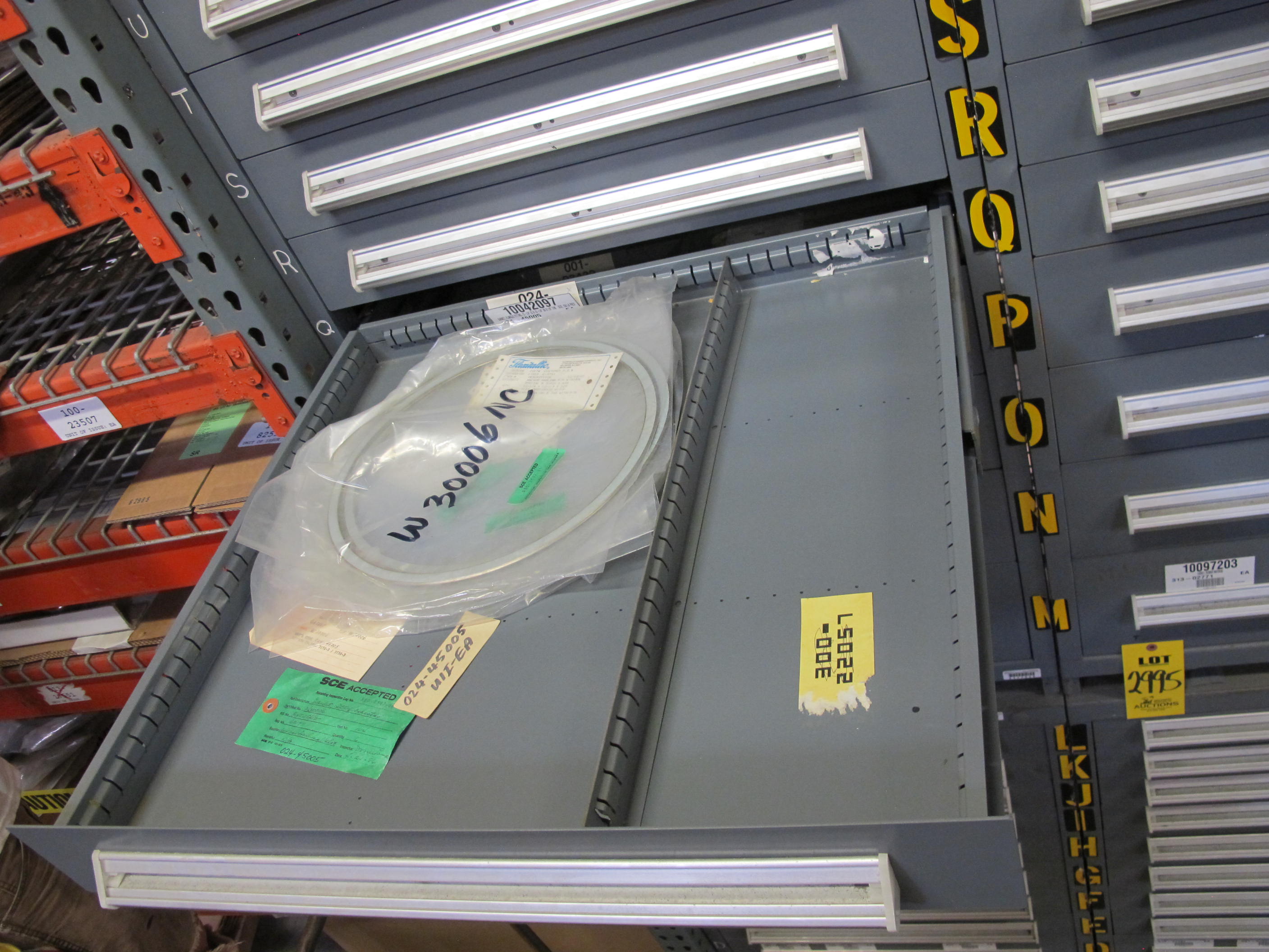 STANLEY VIDMAR HEAVY DUTY 12-DRAWER PARTS CABINET W/ CONTENTS (W-50) LOADING & HANDLING FEE $25-